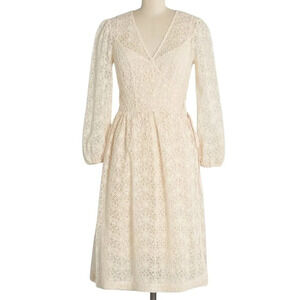 Modcloth Magic in the Air Wrap Dress Ivory Floral Lace w/ Liner Size Small NWT